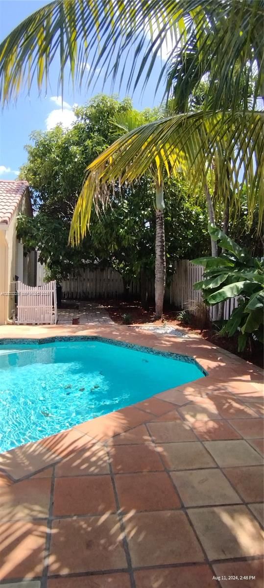 Real estate property located at 659 Verona Pl, Broward, Verona, Weston, FL