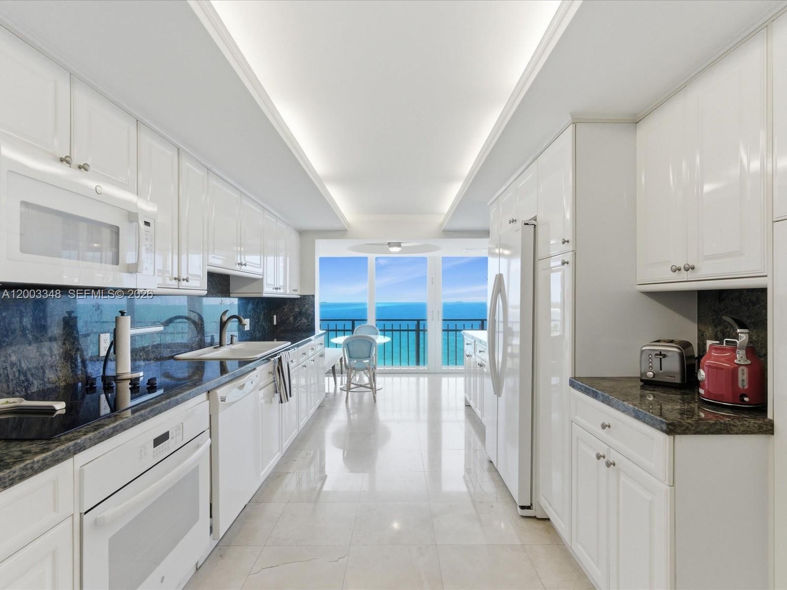 Real estate property located at 600 Grapetree Dr #10BN, Miami-dade, Mar-azul Condo, Key Biscayne, FL