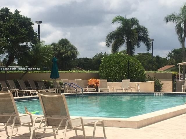 Real estate property located at 5200 31st Ave #155, Broward, Villas At Lakeview Condo, Fort Lauderdale, FL