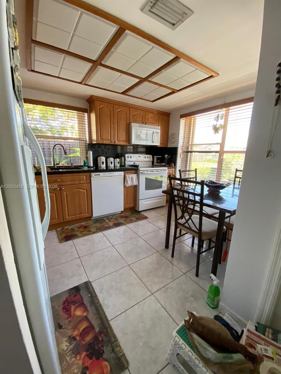 Real estate property located at 15070 49th Ln D106, Miami-dade, Lks Of Meadow Vilg Homes, Miami, FL