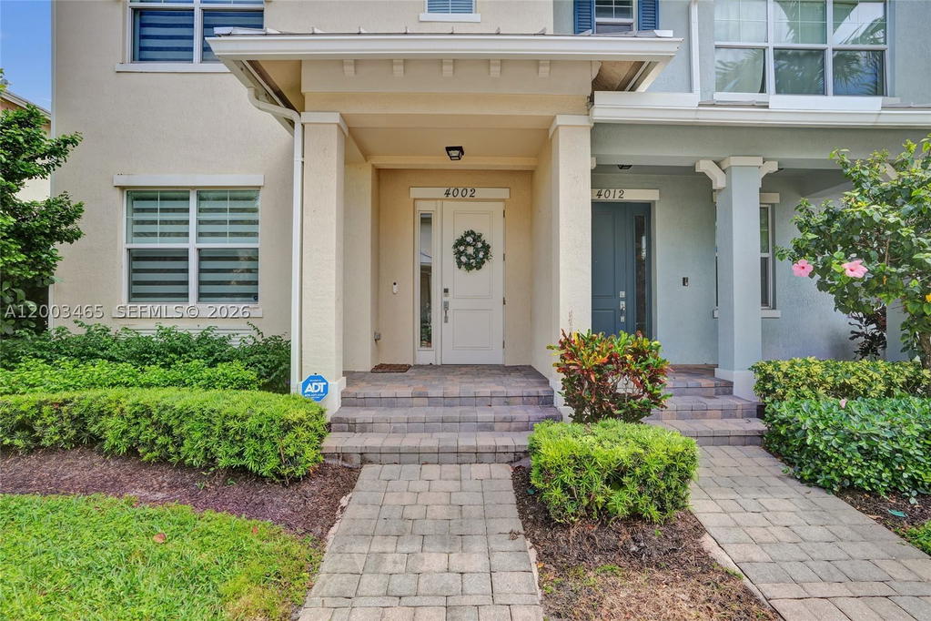 Real estate property located at 4002 Poinciana Ln, Broward, Hillcrest Country Club No, Hollywood, FL