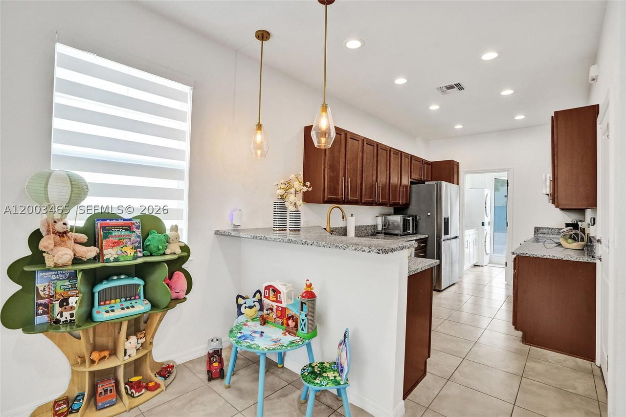 Real estate property located at 4002 Poinciana Ln, Broward, Hillcrest Country Club No, Hollywood, FL