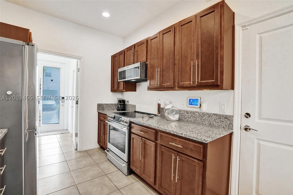 Real estate property located at 4002 Poinciana Ln, Broward, Hillcrest Country Club No, Hollywood, FL