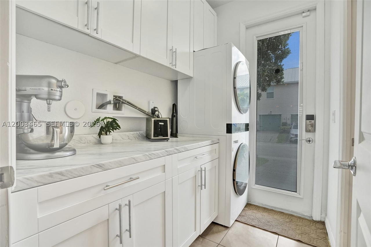 Real estate property located at 4002 Poinciana Ln, Broward, Hillcrest Country Club No, Hollywood, FL