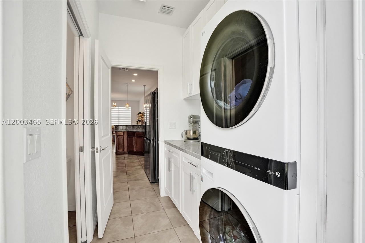 Real estate property located at 4002 Poinciana Ln, Broward, Hillcrest Country Club No, Hollywood, FL