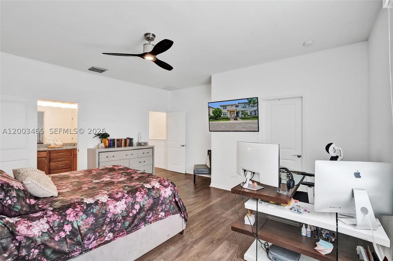 Real estate property located at 4002 Poinciana Ln, Broward, Hillcrest Country Club No, Hollywood, FL
