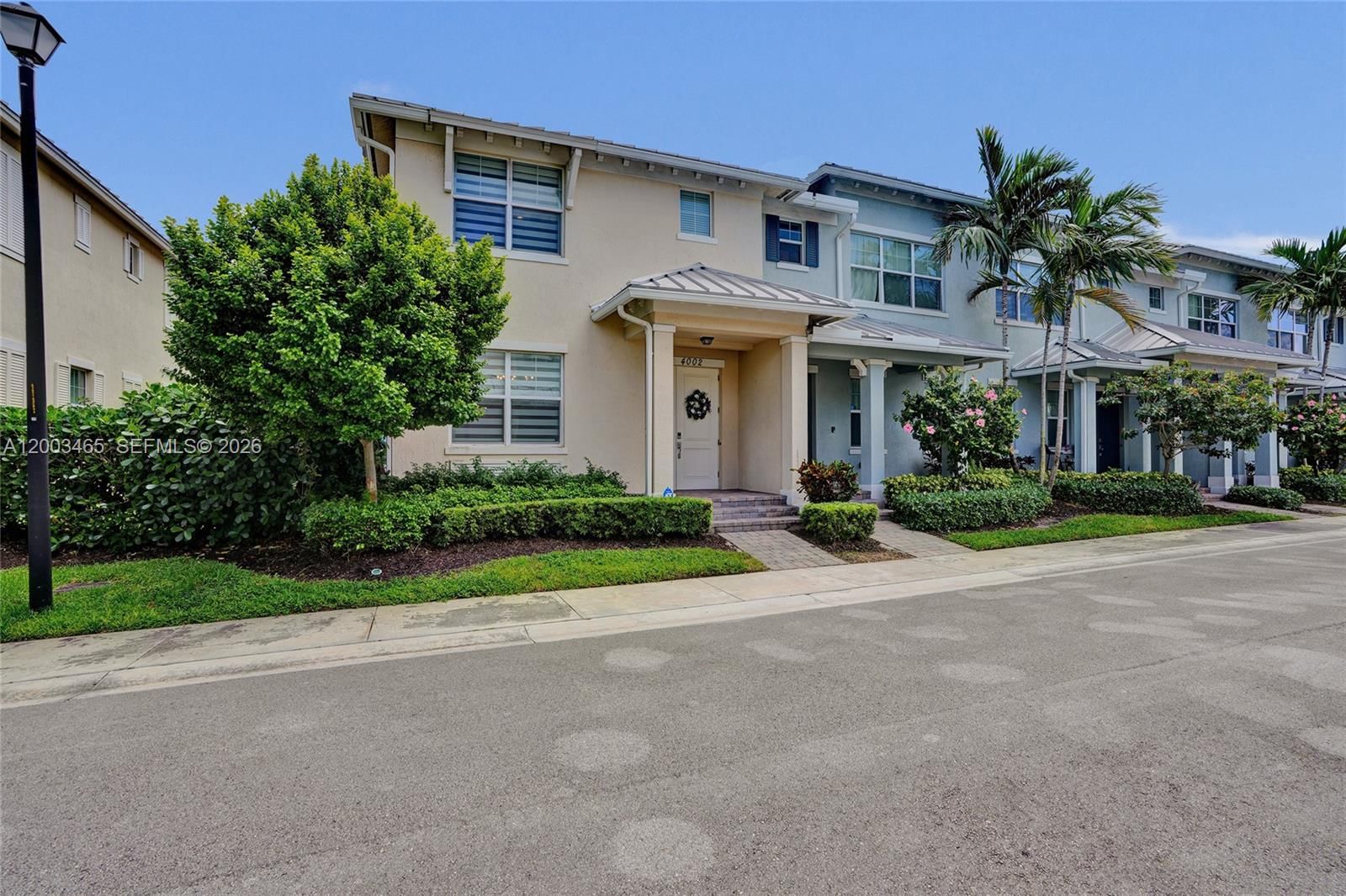 Real estate property located at 4002 Poinciana Ln, Broward, Hillcrest Country Club No, Hollywood, FL