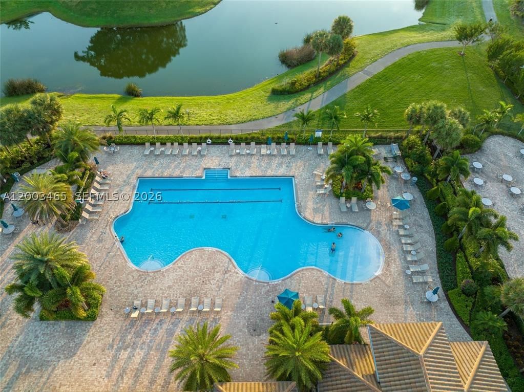 Real estate property located at 4002 Poinciana Ln, Broward, Hillcrest Country Club No, Hollywood, FL