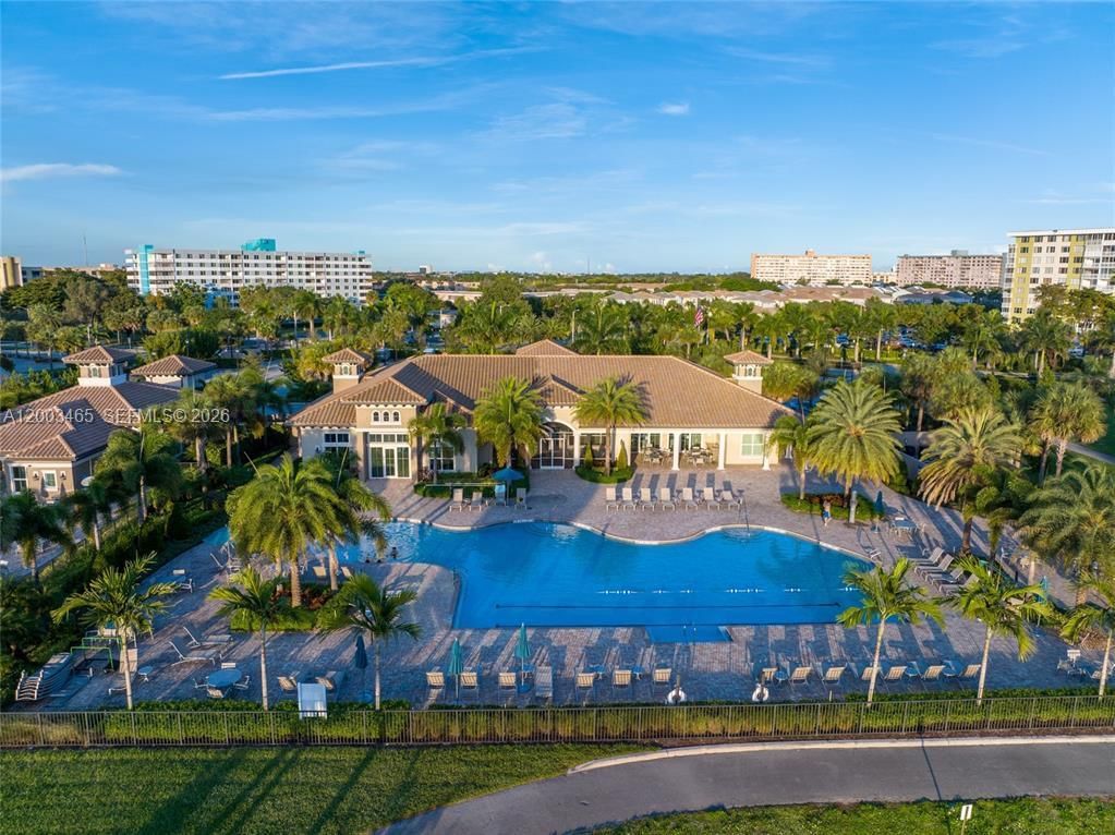 Real estate property located at 4002 Poinciana Ln, Broward, Hillcrest Country Club No, Hollywood, FL