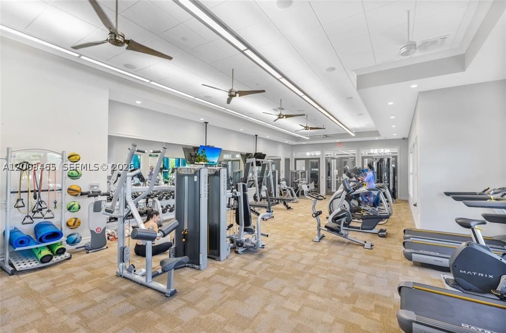 Real estate property located at 4002 Poinciana Ln, Broward, Hillcrest Country Club No, Hollywood, FL