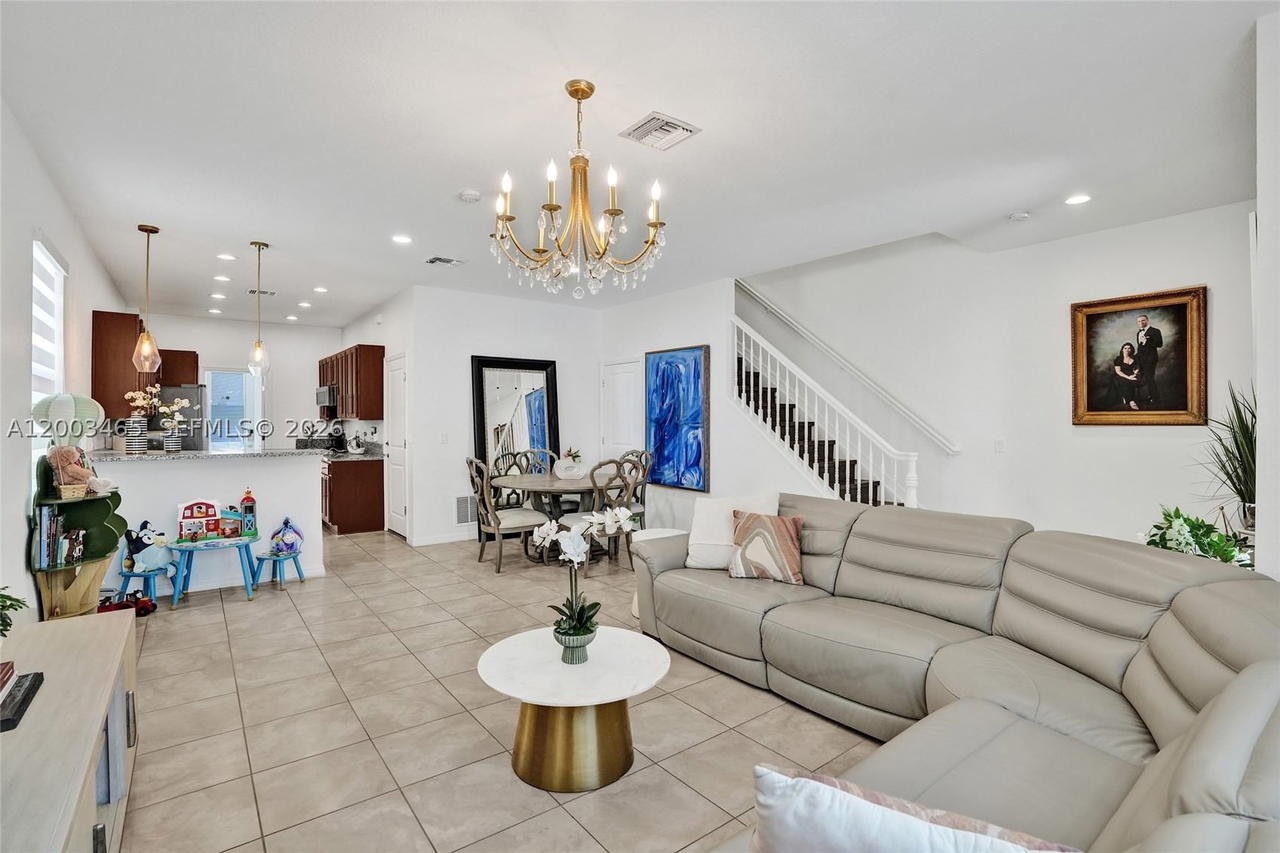 Real estate property located at 4002 Poinciana Ln, Broward, Hillcrest Country Club No, Hollywood, FL