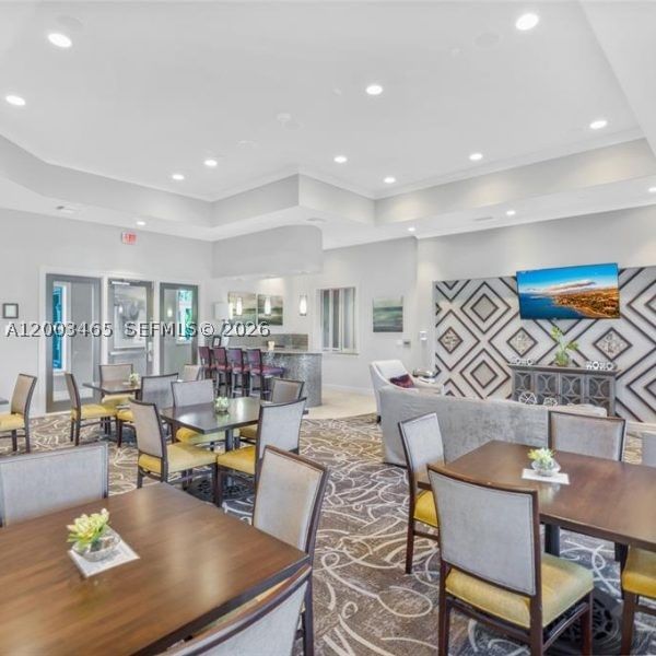Real estate property located at 4002 Poinciana Ln, Broward, Hillcrest Country Club No, Hollywood, FL