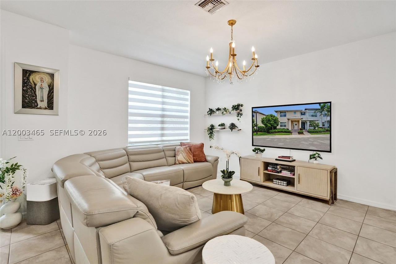 Real estate property located at 4002 Poinciana Ln, Broward, Hillcrest Country Club No, Hollywood, FL