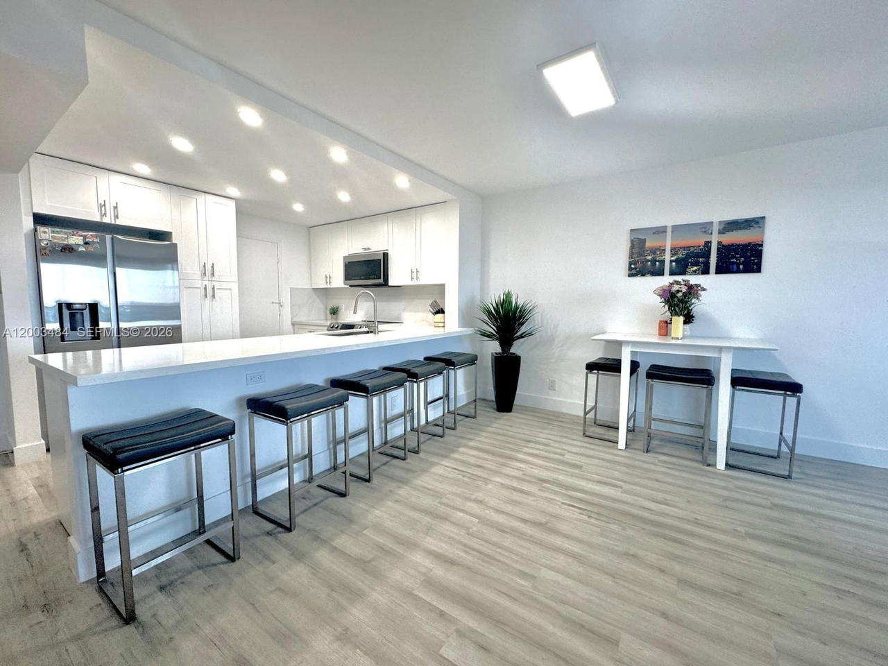Real estate property located at 3800 Ocean Dr #1812, Broward, Hallmark Of Hollywood Con, Hollywood, FL