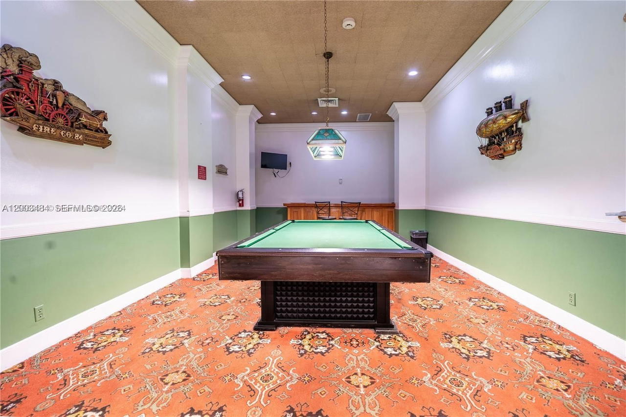 Real estate property located at 3800 Ocean Dr #1812, Broward, Hallmark Of Hollywood Con, Hollywood, FL