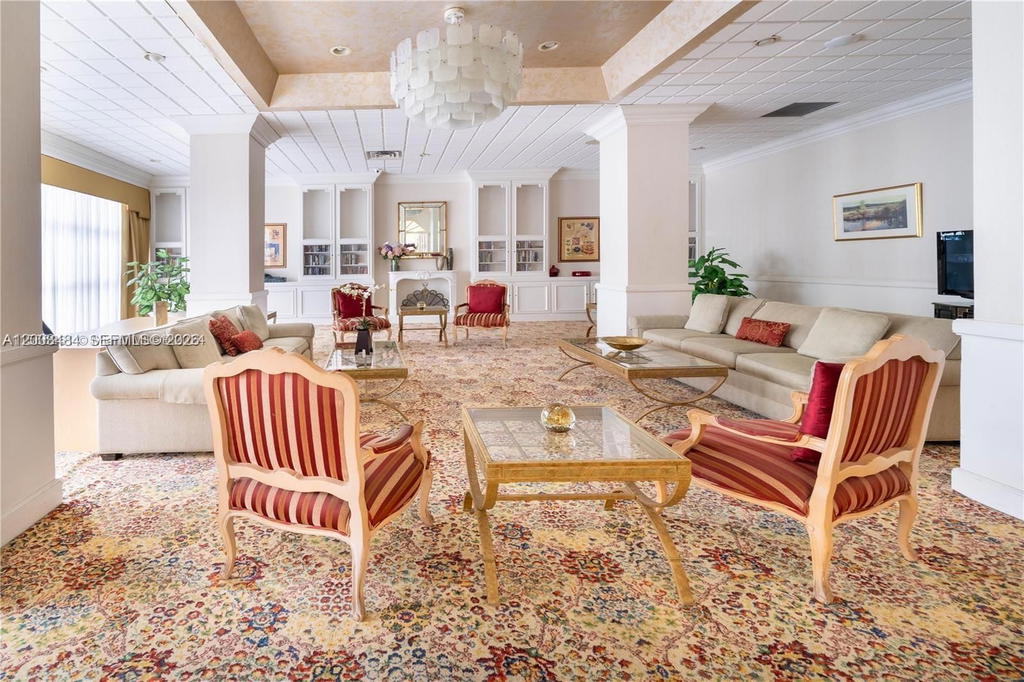 Real estate property located at 3800 Ocean Dr #1812, Broward, Hallmark Of Hollywood Con, Hollywood, FL