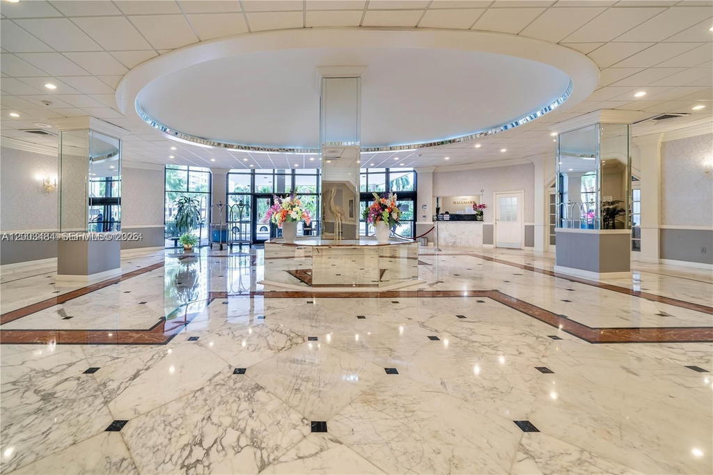 Real estate property located at 3800 Ocean Dr #1812, Broward, Hallmark Of Hollywood Con, Hollywood, FL