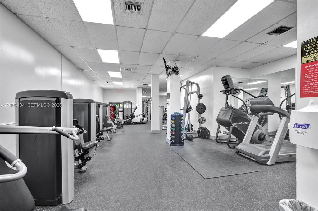Real estate property located at 3800 Ocean Dr #1812, Broward, Hallmark Of Hollywood Con, Hollywood, FL