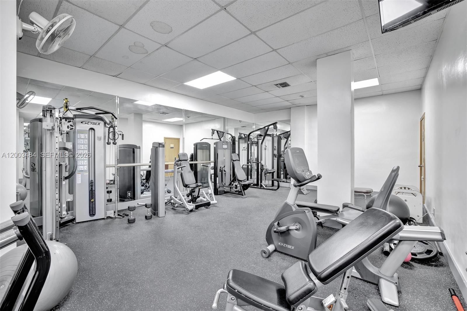 Real estate property located at 3800 Ocean Dr #1812, Broward, Hallmark Of Hollywood Con, Hollywood, FL