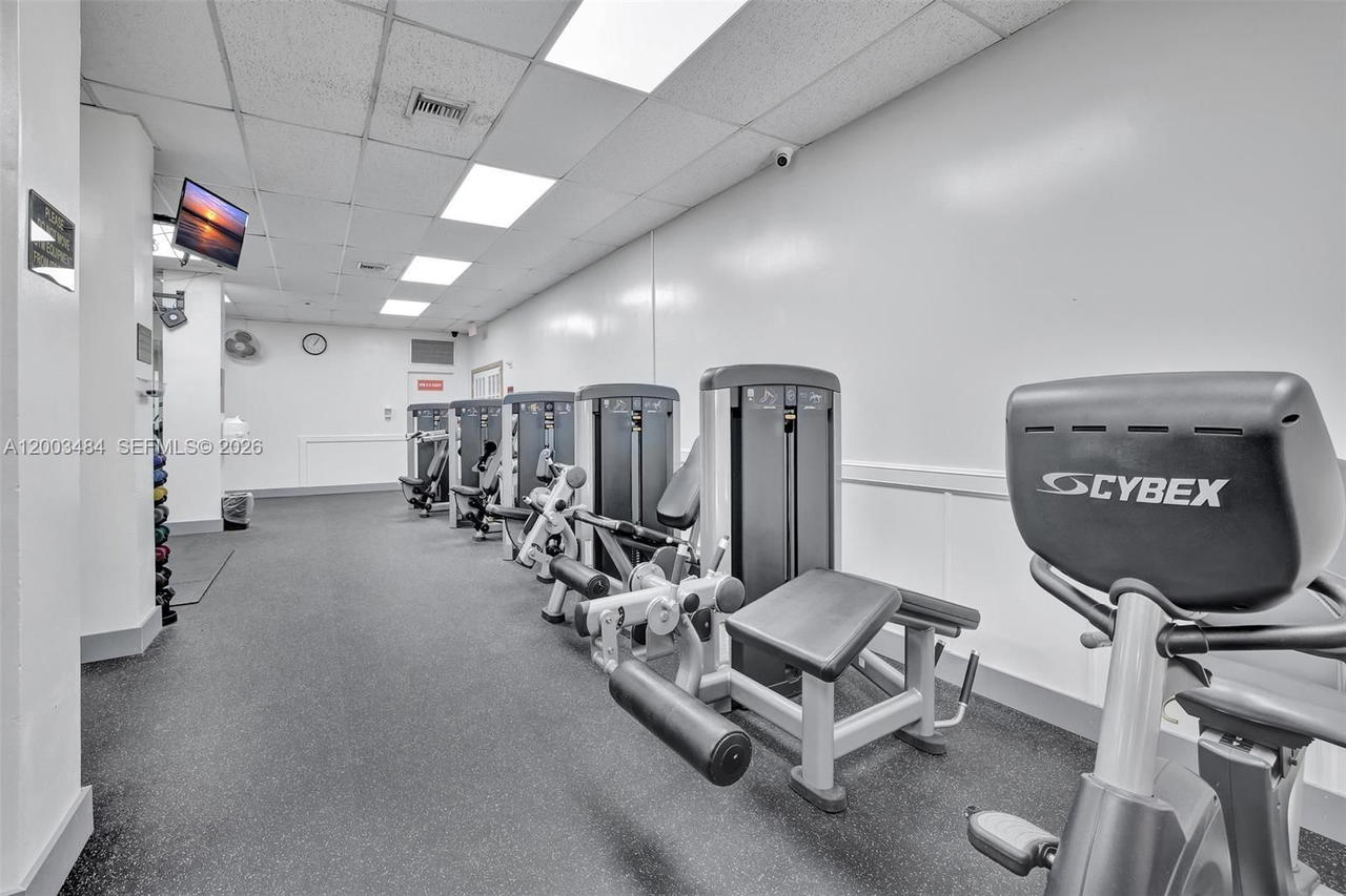 Real estate property located at 3800 Ocean Dr #1812, Broward, Hallmark Of Hollywood Con, Hollywood, FL