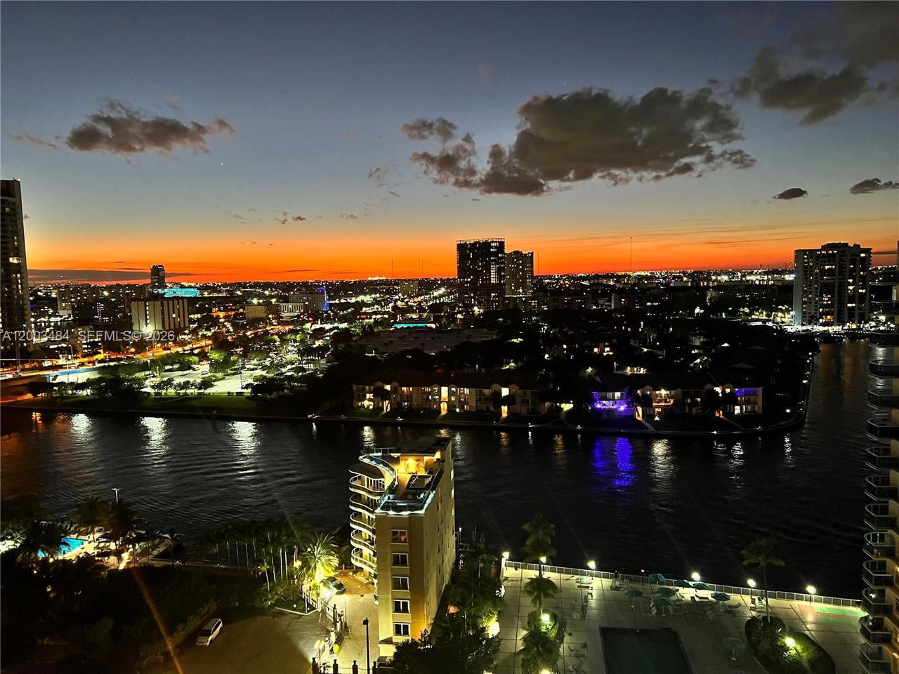 Real estate property located at 3800 Ocean Dr #1812, Broward, Hallmark Of Hollywood Con, Hollywood, FL
