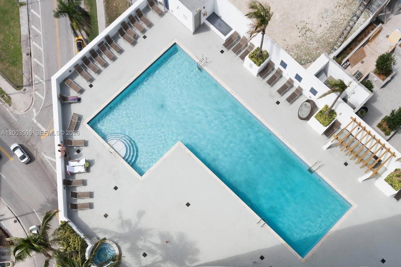 Real estate property located at 1750 Bayshore Dr #4601, Miami-dade, Opera Tower Condo, Miami, FL