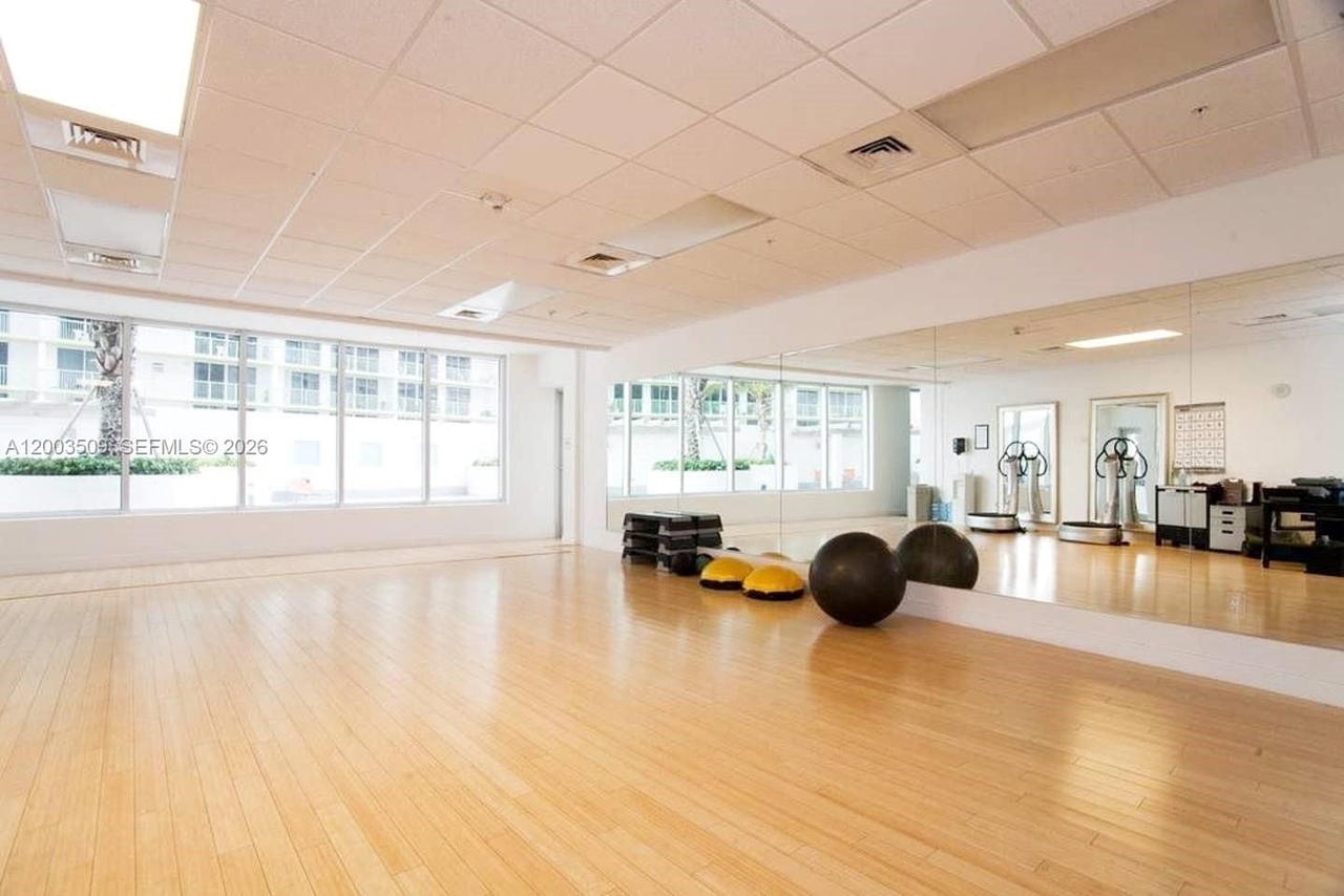 Real estate property located at 1750 Bayshore Dr #4601, Miami-dade, Opera Tower Condo, Miami, FL