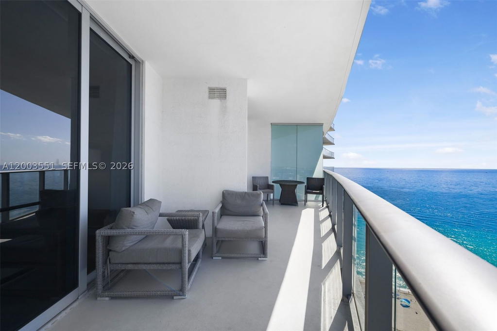 Real estate property located at 4111 Ocean Dr #2207, Broward, 4111 South Ocean Drive Co, Hollywood, FL