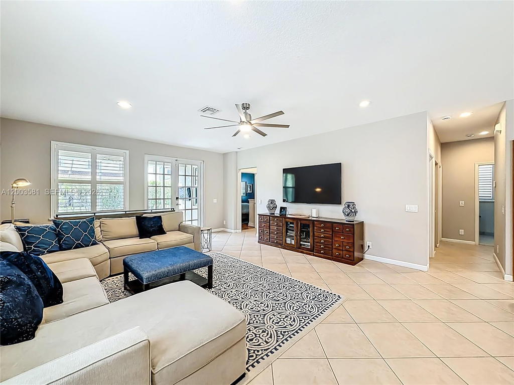 Real estate property located at 1668 Winterberry Ln, Broward, Sector 2- Parcels 21b 22, Weston, FL