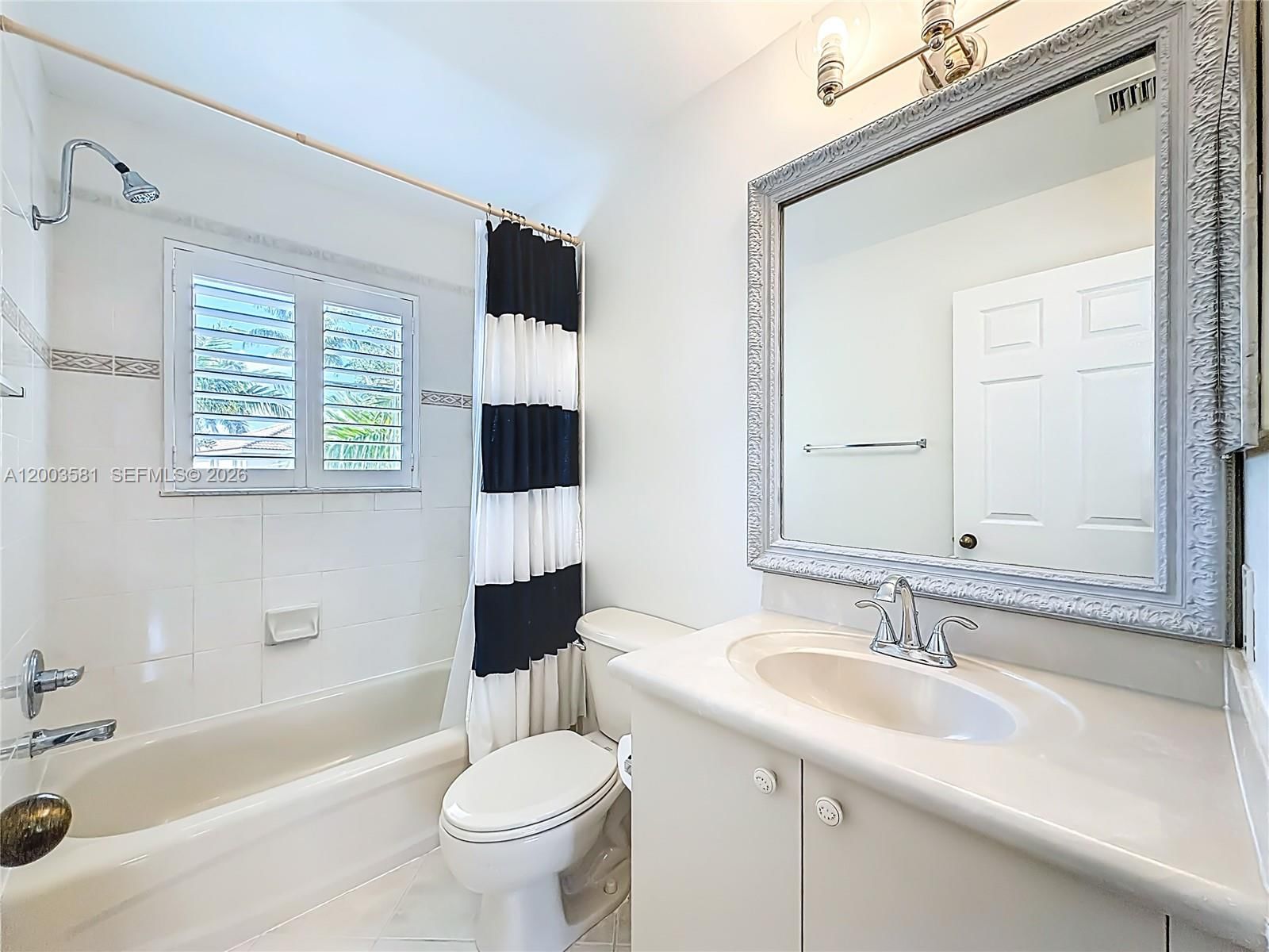 Real estate property located at 1668 Winterberry Ln, Broward, Sector 2- Parcels 21b 22, Weston, FL