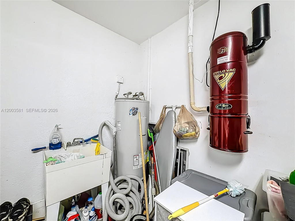 Real estate property located at 1668 Winterberry Ln, Broward, Sector 2- Parcels 21b 22, Weston, FL