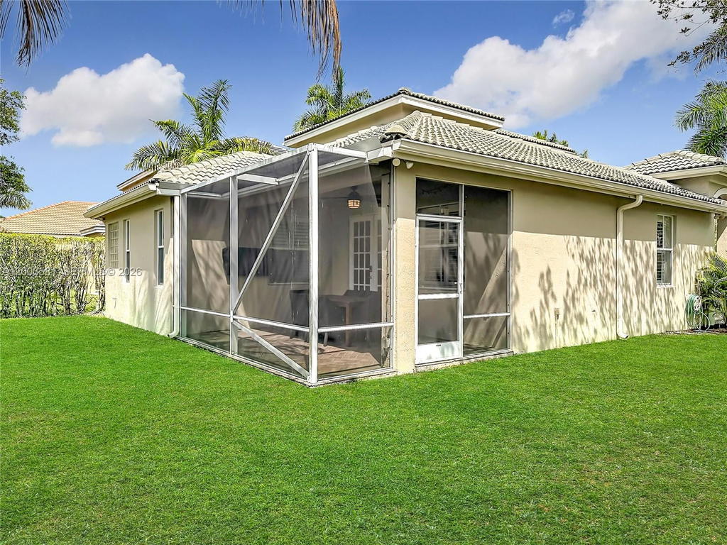 Real estate property located at 1668 Winterberry Ln, Broward, Sector 2- Parcels 21b 22, Weston, FL