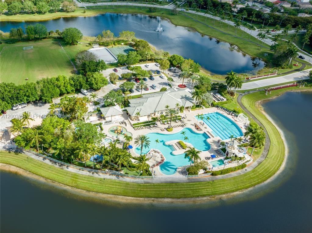 Real estate property located at 1668 Winterberry Ln, Broward, Sector 2- Parcels 21b 22, Weston, FL