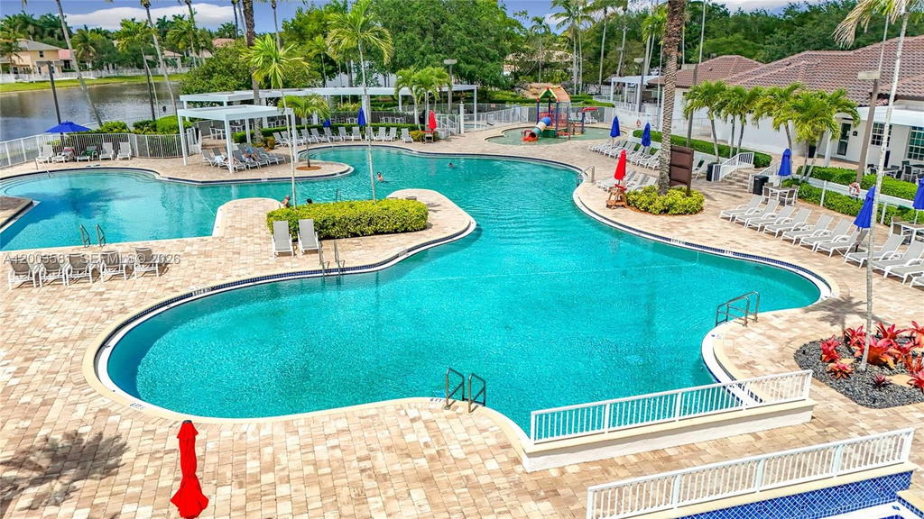 Real estate property located at 1668 Winterberry Ln, Broward, Sector 2- Parcels 21b 22, Weston, FL