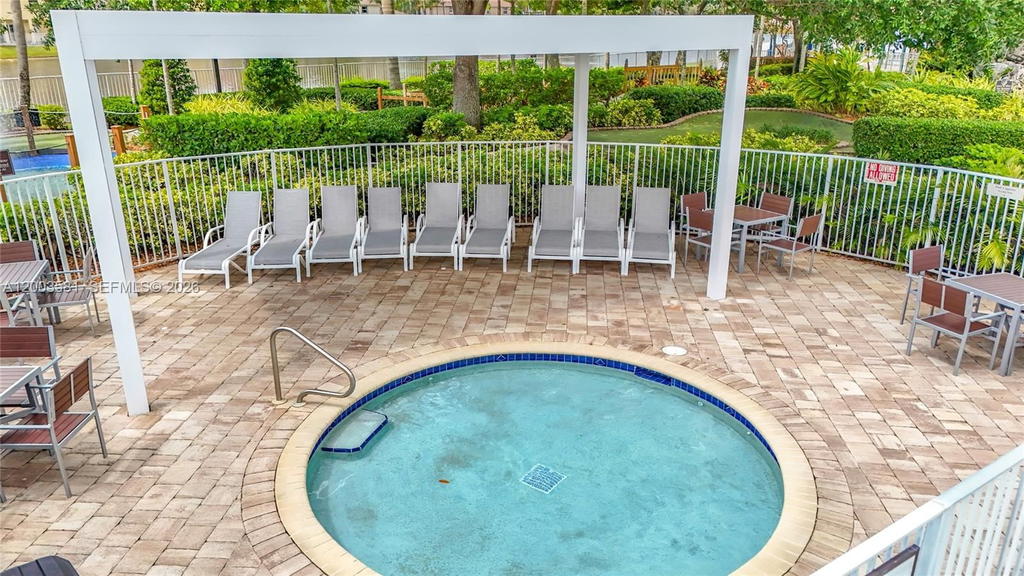 Real estate property located at 1668 Winterberry Ln, Broward, Sector 2- Parcels 21b 22, Weston, FL