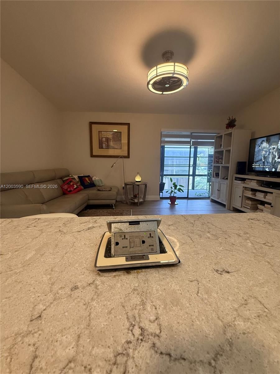 Real estate property located at 7703 Ashmont Cir #213, Broward, Ashmont Condominium F, Tamarac, FL