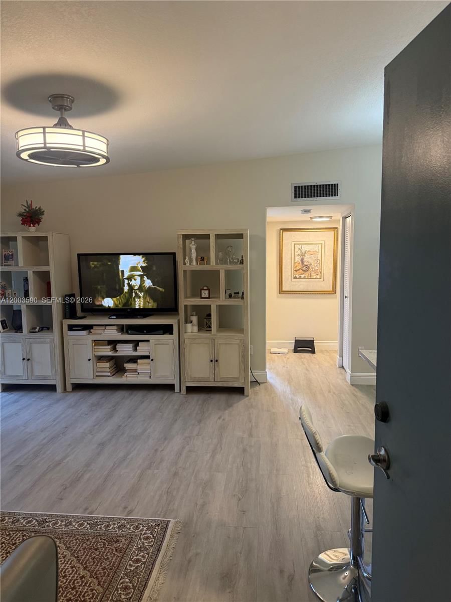 Real estate property located at 7703 Ashmont Cir #213, Broward, Ashmont Condominium F, Tamarac, FL