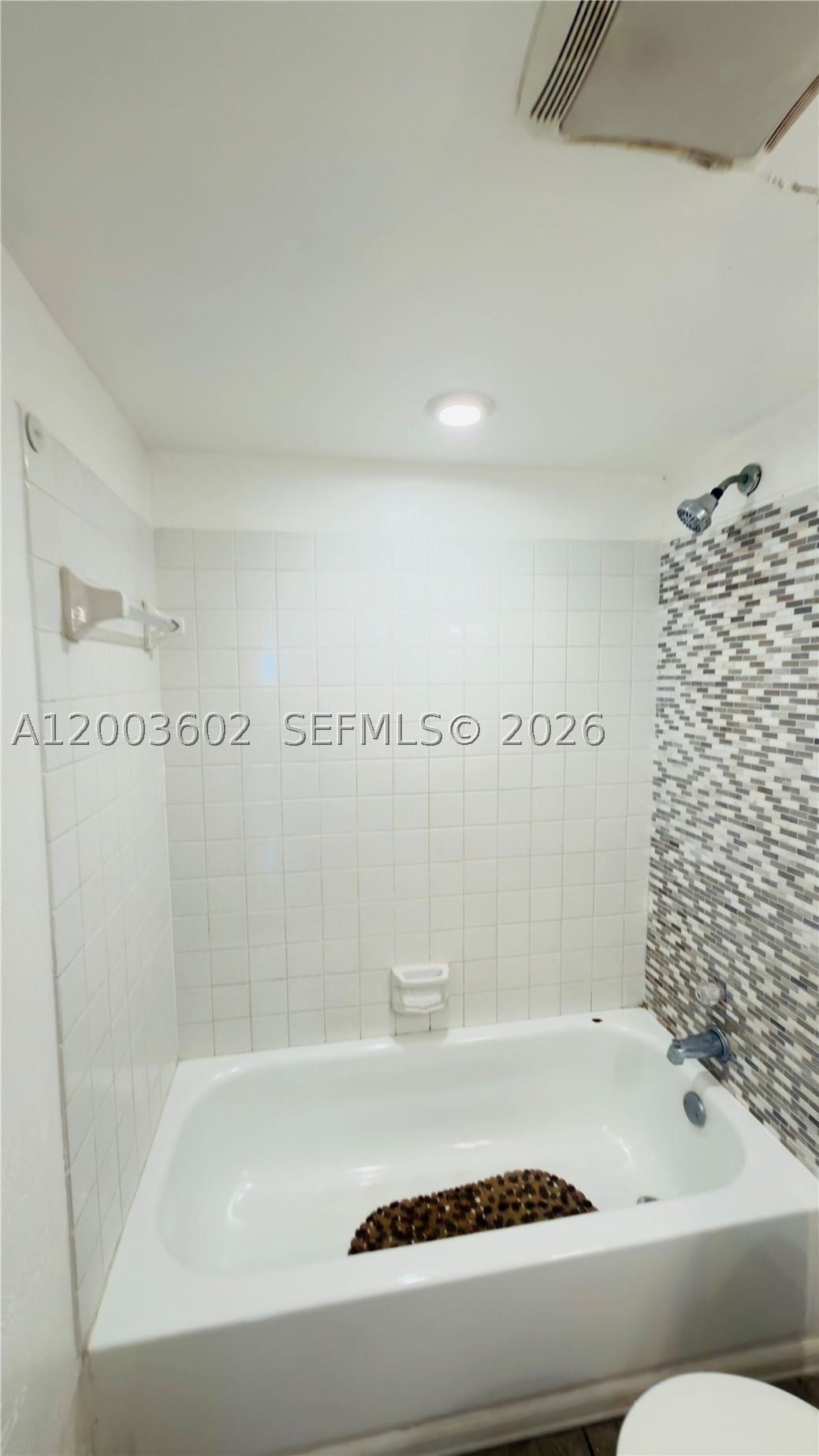 Real estate property located at 5855 Washington St #90, Broward, Hampton Court Condo, Hollywood, FL