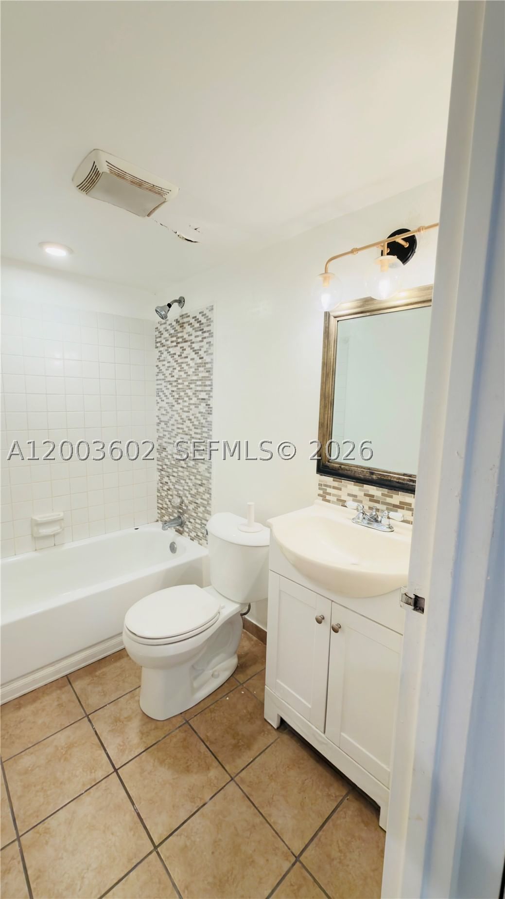 Real estate property located at 5855 Washington St #90, Broward, Hampton Court Condo, Hollywood, FL