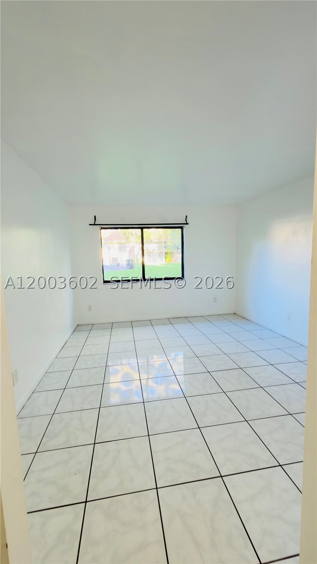 Real estate property located at 5855 Washington St #90, Broward, Hampton Court Condo, Hollywood, FL