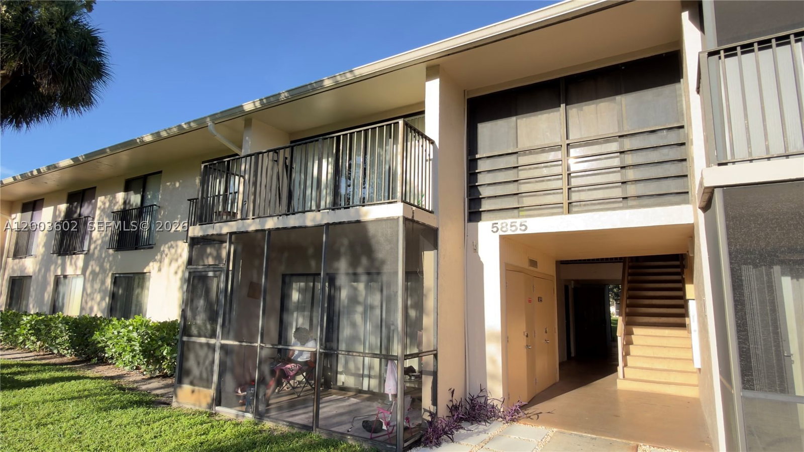 Real estate property located at 5855 Washington St #90, Broward, Hampton Court Condo, Hollywood, FL