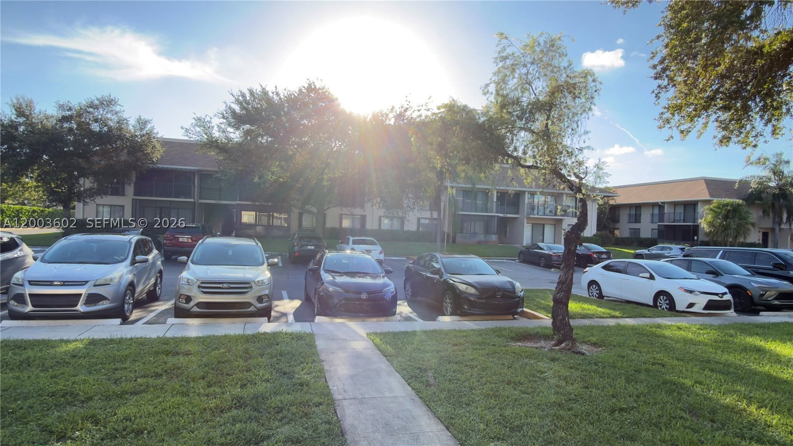 Real estate property located at 5855 Washington St #90, Broward, Hampton Court Condo, Hollywood, FL