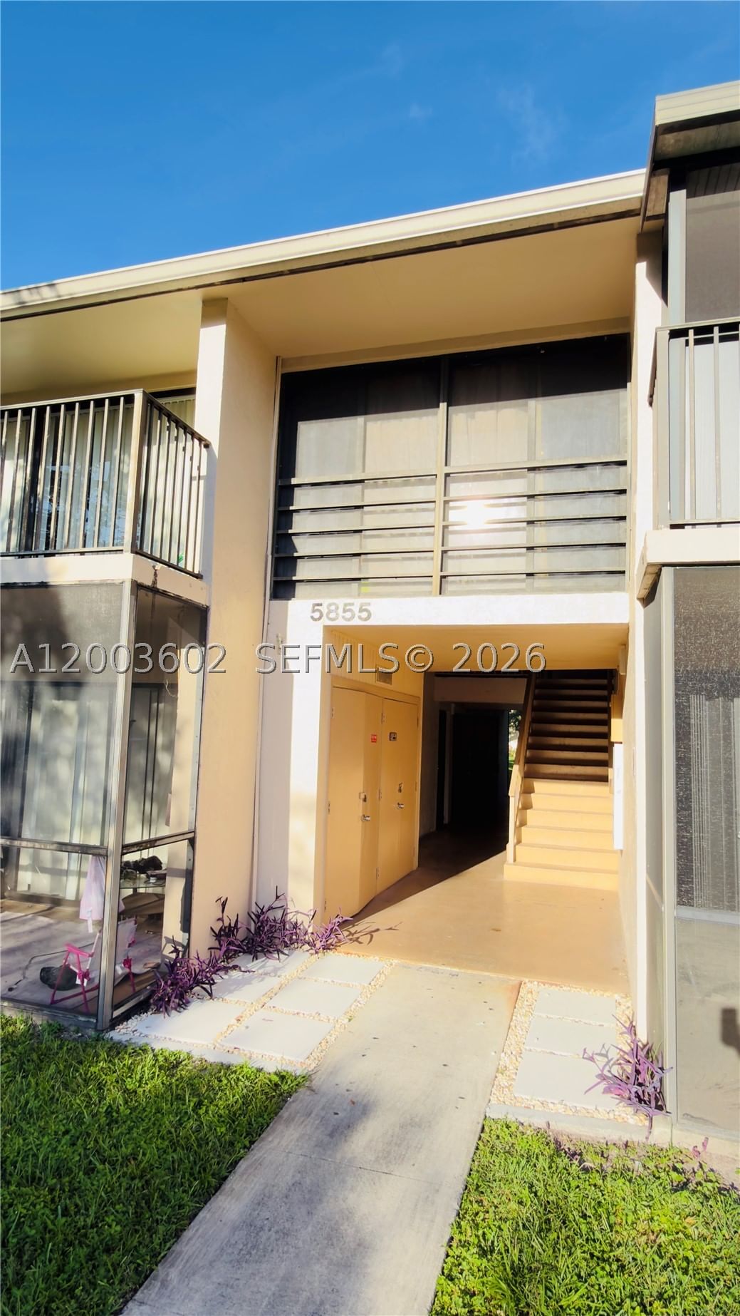 Real estate property located at 5855 Washington St #90, Broward, Hampton Court Condo, Hollywood, FL