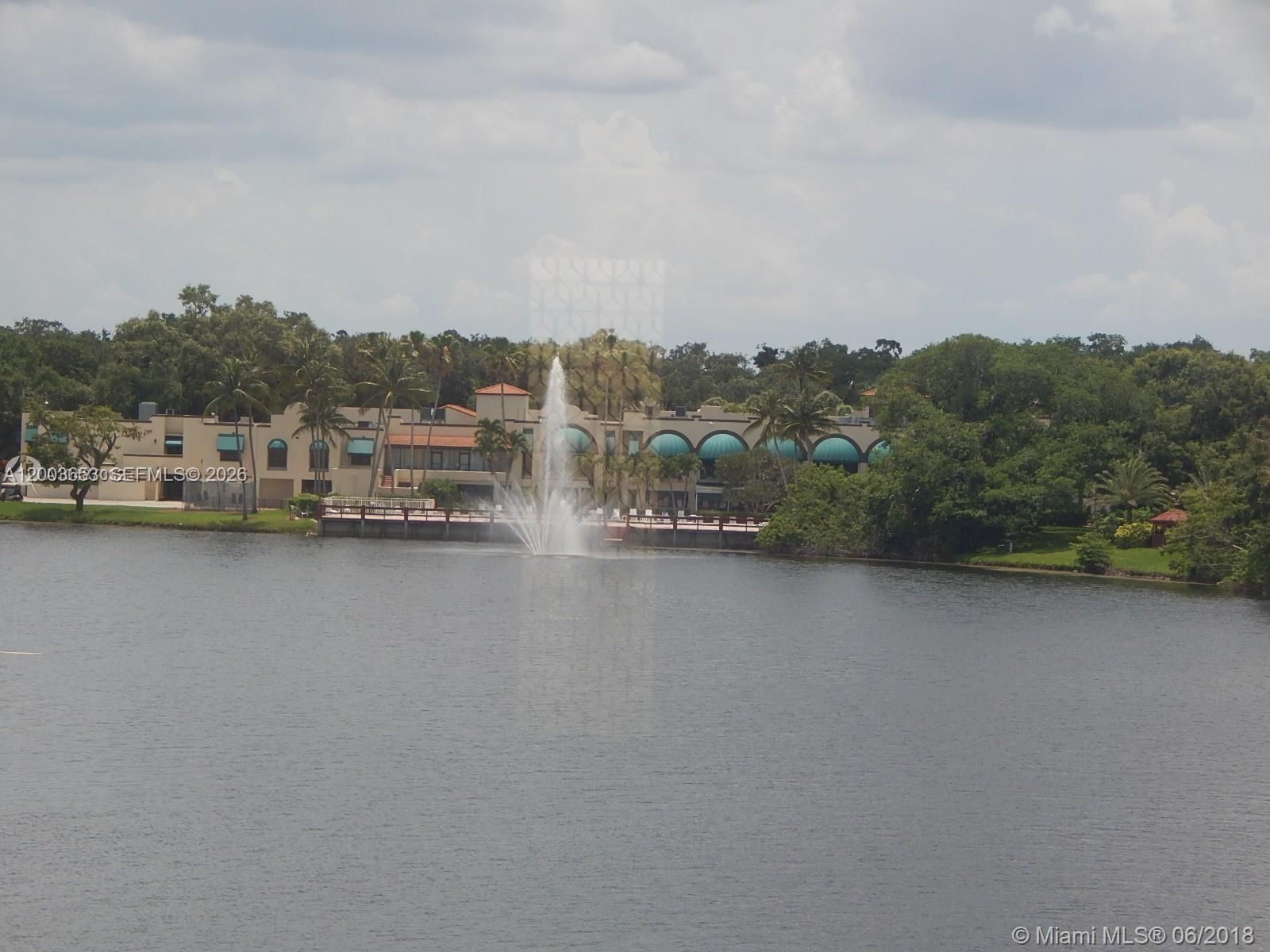 Real estate property located at 1701 Whitehall Dr #403, Broward, Condo 27 Of Whitehall Con, Davie, FL