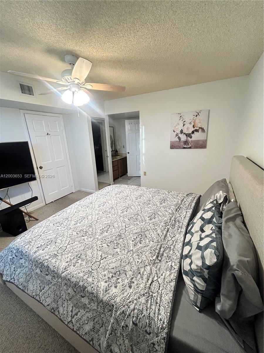 Real estate property located at 1701 Whitehall Dr #403, Broward, Condo 27 Of Whitehall Con, Davie, FL