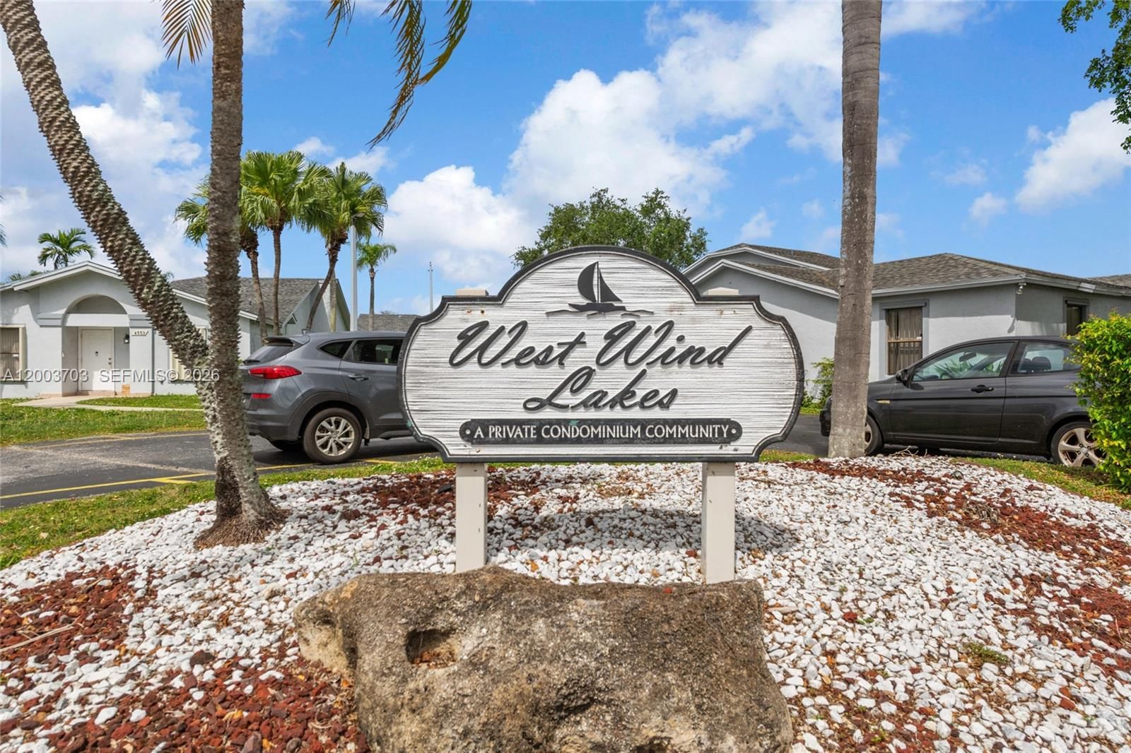 Real estate property located at 6696 152nd Pl #27-96, Miami-dade, Westwind Lakes Garden Hom, Miami, FL