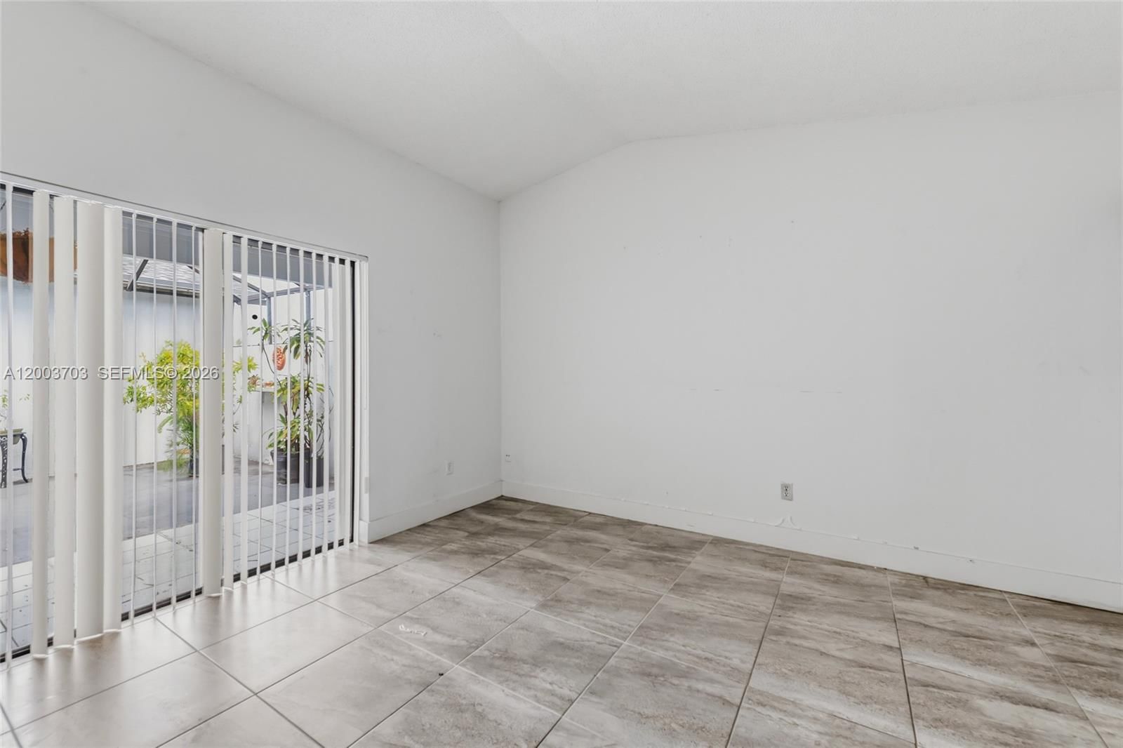 Real estate property located at 6696 152nd Pl #27-96, Miami-dade, Westwind Lakes Garden Hom, Miami, FL