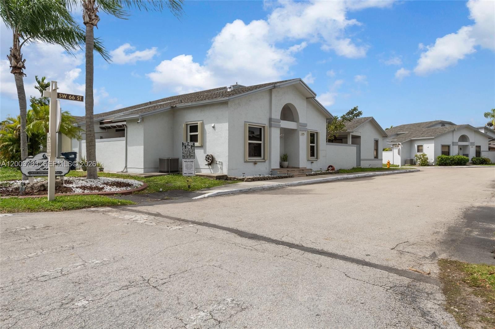 Real estate property located at 6696 152nd Pl #27-96, Miami-dade, Westwind Lakes Garden Hom, Miami, FL