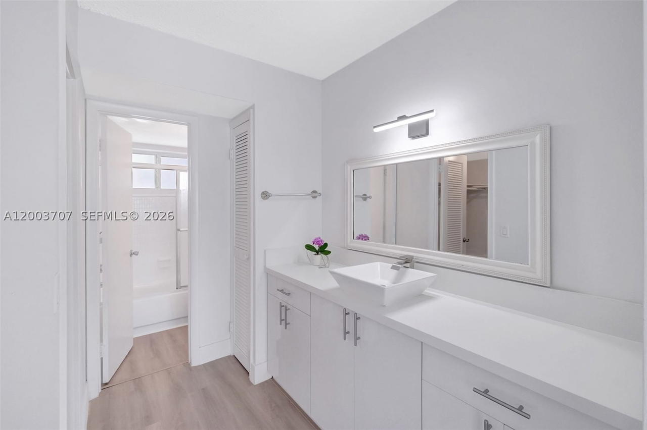 Real estate property located at 1345 Lincoln Rd #501, Miami-dade, Bayview Condo, Miami Beach, FL
