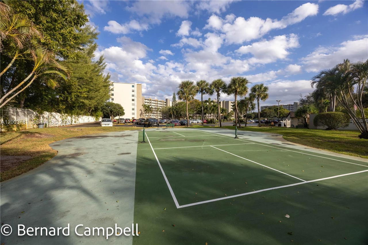 Real estate property located at 3940 Inverrary Blvd #403-A, Broward, 18th Hole, Lauderhill, FL